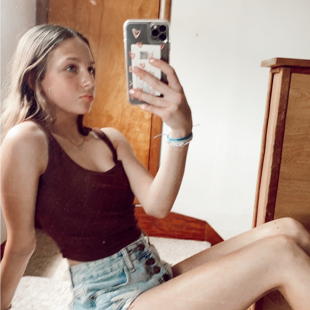 Meet your Posher, Izzy